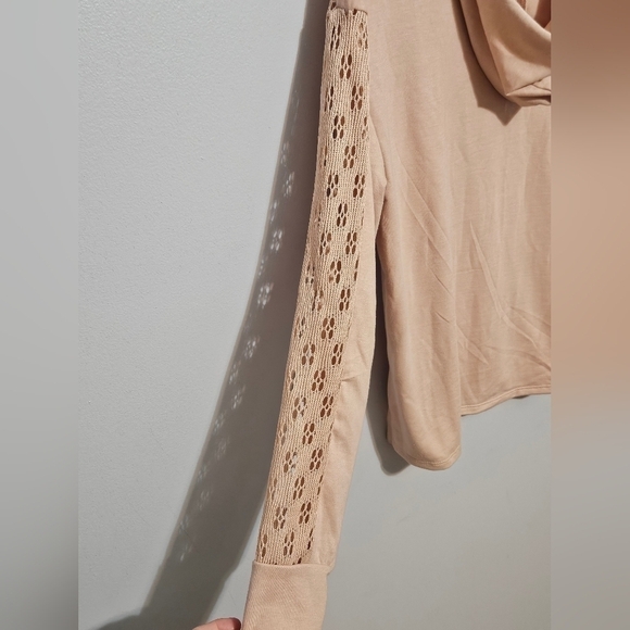 Live Well Lounger Pullover size Medium - Picture 2 of 4